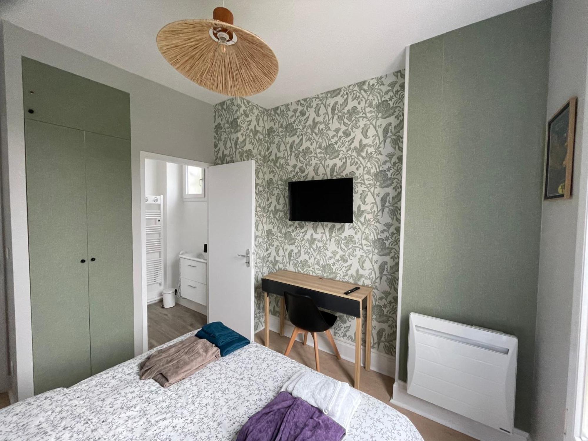 Le Treize Au Coeur Du Bouchon Apartment Troyes Bagian luar foto